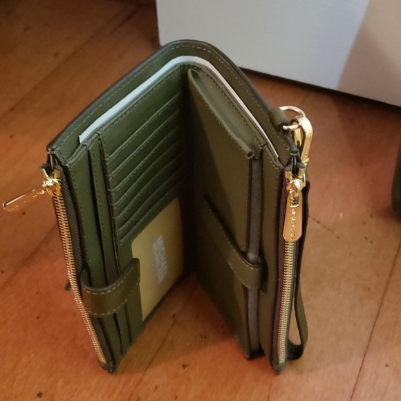 Michael Kors Aria Bag with Wallet - Picture 3 of 6